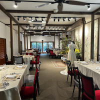 披露宴会場です。窓から差し込む光が素敵です。