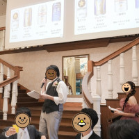 演出でスクリーンを使う場合はこんな形で2枚に表示されます