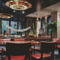 ロビーは装飾で飾られていて雰囲気たっぷり