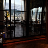 上層階のバーです。