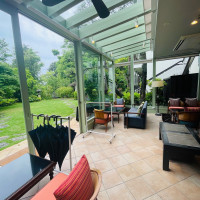 待合スペースで、普段はカフェでも利用できます