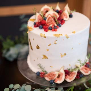 イチジクとベリーのケーキ