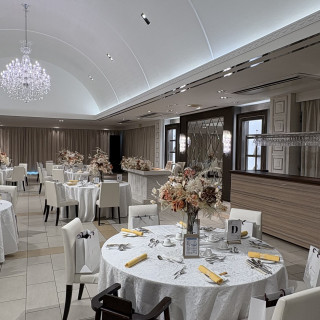 木のチャペルの披露宴会場