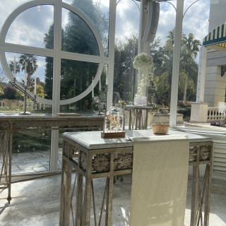 自然光の光が差し込むチャペル