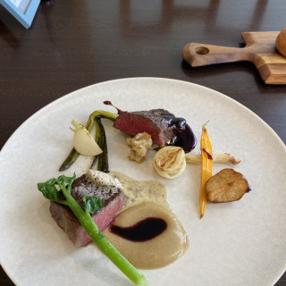 メインのお肉料理食べ比べ