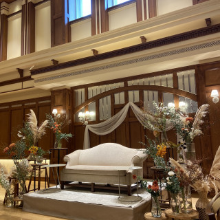 新郎新婦が座る高砂席の装花