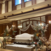 新郎新婦が座る高砂席の装花