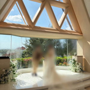 とても天気が良く光が沢山入ってきていました。|778882さんのアイネス ヴィラノッツェ 宮古島（クチュールナオコ ウエディング）の写真(2577857)