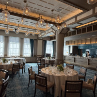 4階の披露宴会場で青を基調としてとても素敵です。