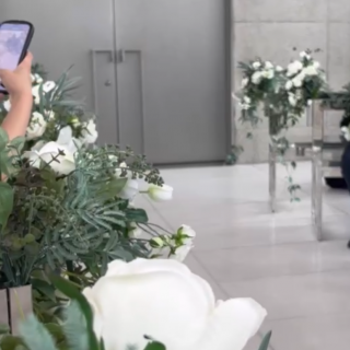 全席にお花を飾ってもらいました