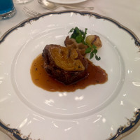牛フィレ肉とフォアグラのソテートリュフソース〜ロッシーニ風〜