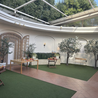 少人数〜中人数入れる披露宴会場のガーデン。