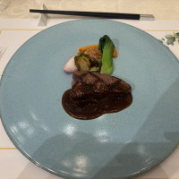 コース料理の肉