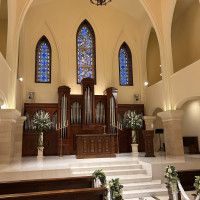 チャペルは天上が高く，広々！