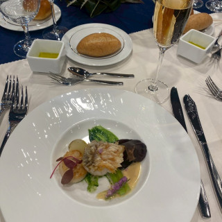 甘鯛のうろこ焼きと帆立
野菜の軽いソース