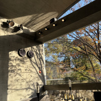 チャペルからの外の景色が季節感を出してくれます