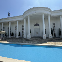 プール付きのお庭