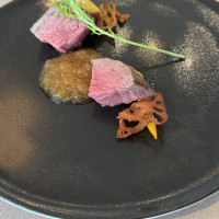 試食3品目。
牛フィレ肉の塩釜焼