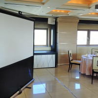 披露宴会場（広い方）のプロジェクター