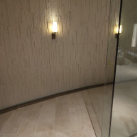 バージンロード。ガラスで仕切られています