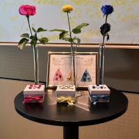 ドレス色当てのスペースにはお花を1つずつ用意いただきました