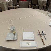 披露宴会場のテーブル