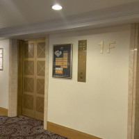 ロビー内エレベーターなど