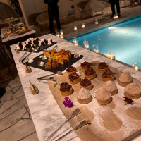 夜のデザートビュッフェ