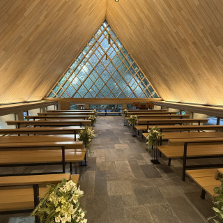 ヒノキで作られたチャペル