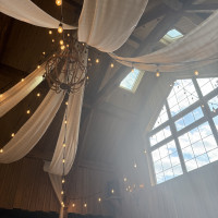 挙式会場の天井です
陽の光が入りとても綺麗でした