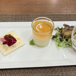 キャビア、とうもろこし、フォアグラ