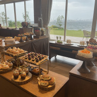 日本初のデザートビュッフェ専用の会場だそうです。