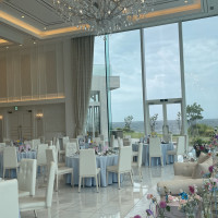 テーブルクロスの色次第で会場の雰囲気は結構変わると思います。