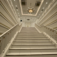 大階段でフラワーシャワーもできます