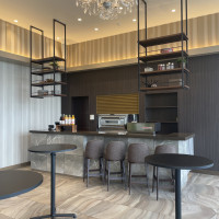 ここでデザートやドリンクを作っているそうです