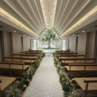 オリーブの木があり、席の花はもともとあるのを使用しました。