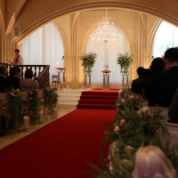 赤のバージンロードはとても綺麗でした！