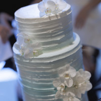 海をテーマにしていたのでケーキもブルーで波模様にしてもらいま