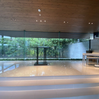 ガラス張りのチャペル