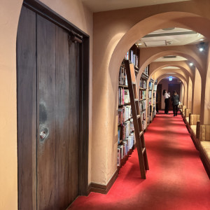 披露宴会場への道|779577さんのST.MARGARET WEDDING（セント・マーガレット ウエディング）の写真(2580995)