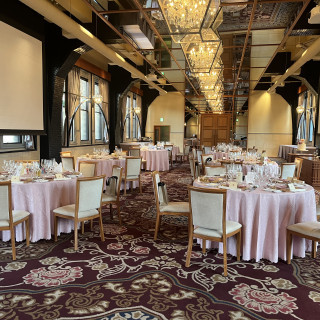 レトロでおしゃれな会場