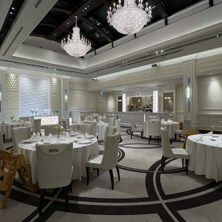 夜のため暗いですが素敵な会場でした