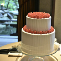 ラズベリーが乗っています。