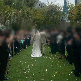 ガーデンでのフラワーシャワーの様子です