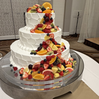 フルーツは流れるように飾っていただけました