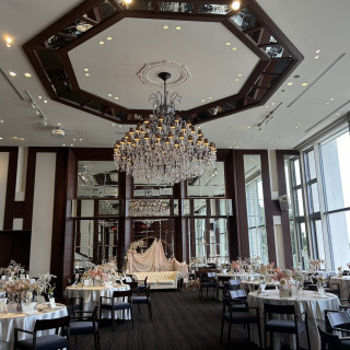 シャンデリアが豪華