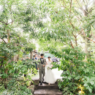 挙式の退場時のシーン