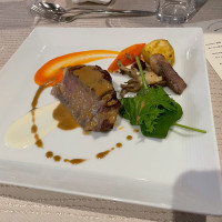 メインのステーキ