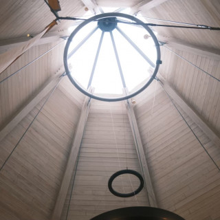 室内チャペルの天井高かったです