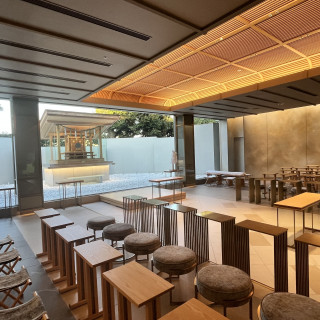 モダンな儀式殿です